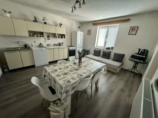 Na predaj poschodový dom v meste Kolárovo