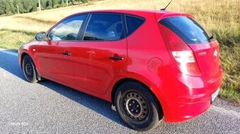 HYUNDAI I30 Diesel 1.6.66kw rok 2011