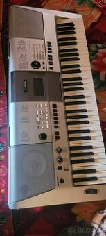 Predam klavir Yamaha - 1