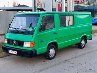 Mercedes Benz 100 D