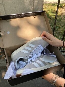 TENISKY ADIDAS (grand court base 00s)