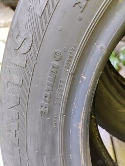 Predám dve letné gumy 165/70 r14