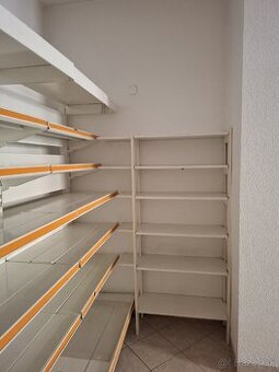 Predám regále a zariadenie predajne