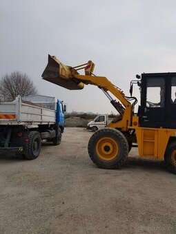 čelný nakladač