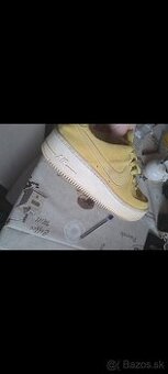 Cislo 38 nike knim darujem oblecenie