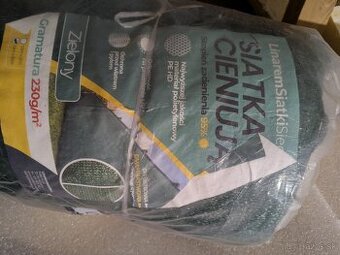 Tieniaca sieť  na plot