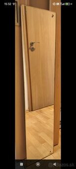 Úzke bezrámové zrkadlo