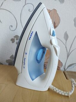 Naparovacia žehlička Tefal