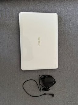 ASUS F556UQ-DM952T
