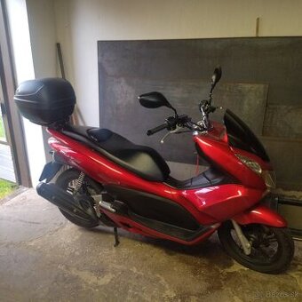 Predám Hondu PCX 150