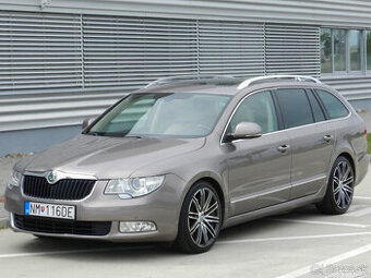 Superb Combi 2.0 TDI CR Elegance 4x4 DSG Panorama Webasto