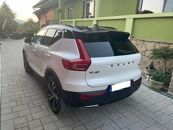 Volvo XC40 T5 AWD R - Design A/T