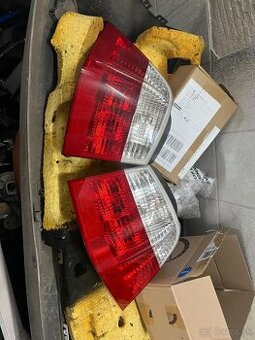 zadné svetlá BMW e61