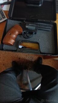 Revolver Cuno Melcher ME 38 Magnum - 6R cal.6mm