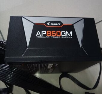 Zdroj GIGABYTE 850W - 1