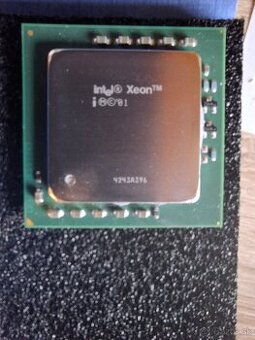 Procesor CPU Intel Xeon 2400DP/512/533/1.5V