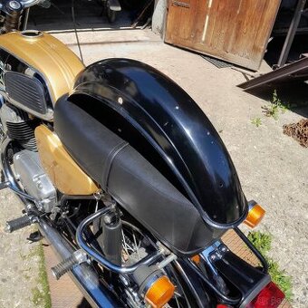 Blatnik Jawa 350 634