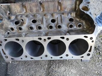 Predám blok motora Ford 385 series 429/460