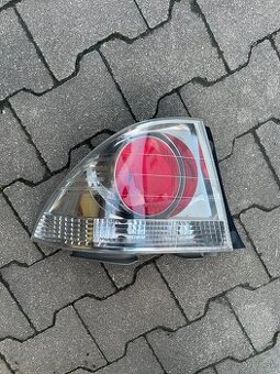 Lexus IS 200 300 svetlá zadné