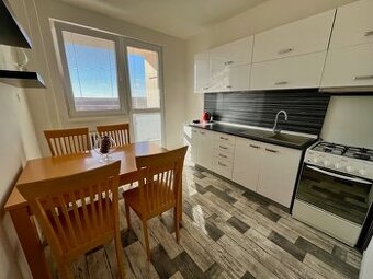 Veľký 3-izb. byt Klokočina, loggia, čiastočne zariadený