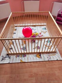 Detská drevená ohrádka