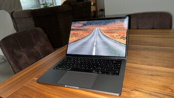 MacBook Pro 14" M1 Pro 10-core CPU + original krabica