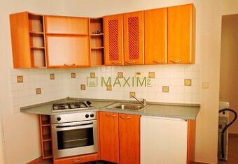 Ponúkame na predaj nebytový priestor pod Hradom na bývanie a