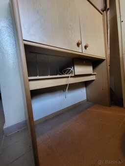 Predám písací stôl s nadstavbou