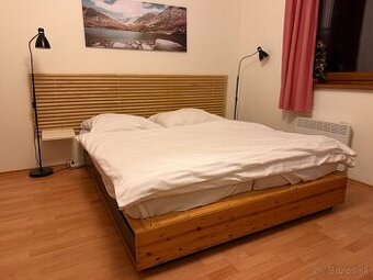 Manželská posteľ s matracom 160×190 cm