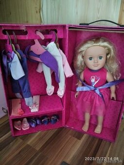 Babika so šatníkom a šatami