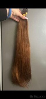 Krasne prirodne hnede vlasy