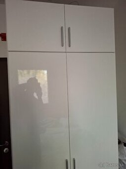 Šatníková skriňa s nadstavbou