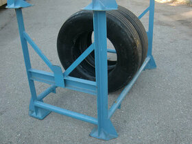 Predám stohovateľný stojan / vysoko pevnostný regál