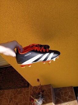 Kopačky Adidas predátor 35
