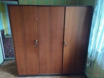 Starožitný nábytok