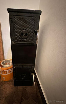 Kachle na tuhé palivo „peterky“ – zachovalé, plne funkčné