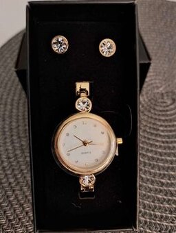 Hodinky s nausnicami