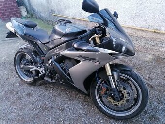 kupim yamaha R1,R6,honda cb650r, honda Hornet