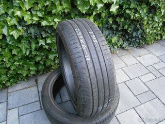 Predám 2x letné pneu Pirelli 225/45 R19 96YXL