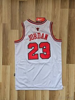 Dres JORDAN BULLS - 1
