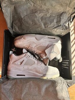 Air jordan 4 kaws