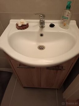 Umývadlo so skrinkou