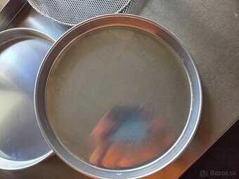 Plechy na pizzu 32 cm