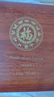 Lunarna seria l drevenná kazeta