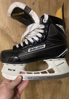 BAUER SUPREME VEĽKOSŤ 2,5 EE