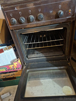 Predám elektrický sporák