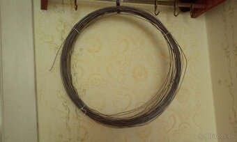 Droty roznej hrúbky a dlzky - zvysky