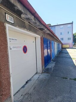 Garáž centrum PD, ulica Hodžu - 1