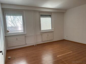 Na prenájom: nezariadený 1 izbový byt-DS, Nám. priateľstva