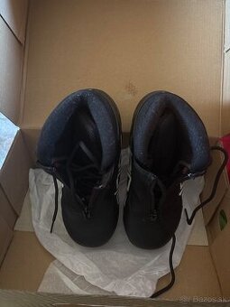 Bezkárske topanky zn Alpina velk 32